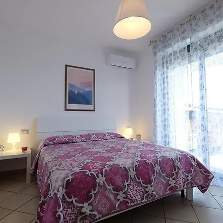 Bay A18 - Apartman Pineto