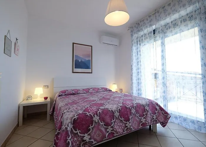 Bay A18 - Apartman Pineto